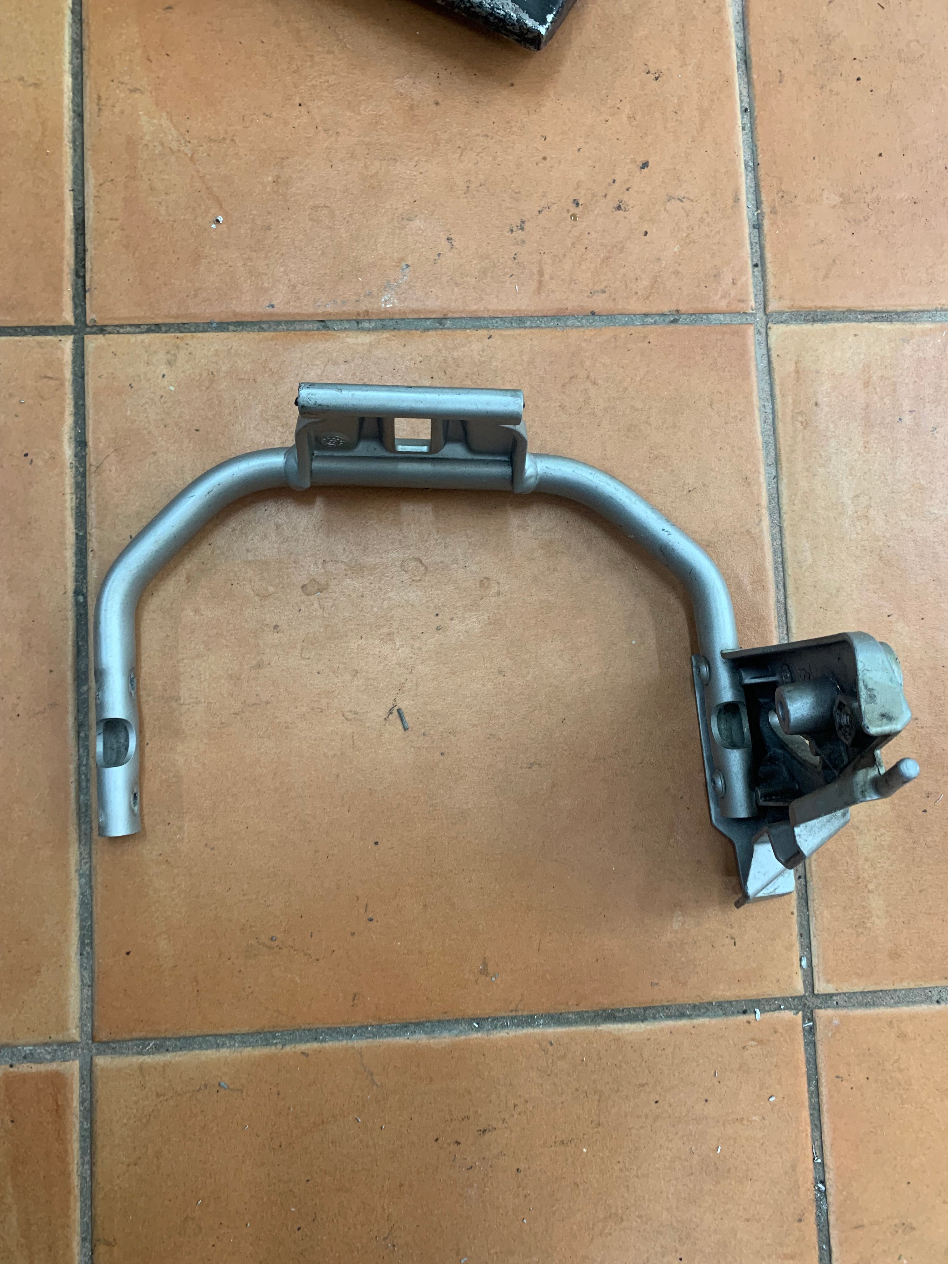 SUPORTE FAROL R1200GS