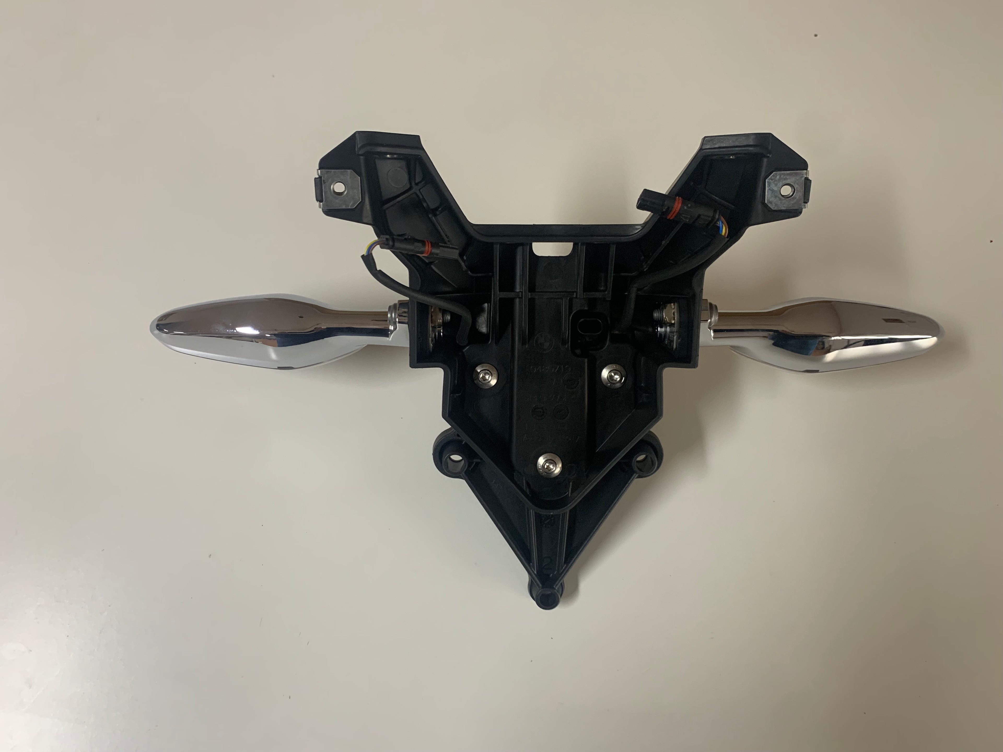 SUPORTE MATRICULA BMW R18