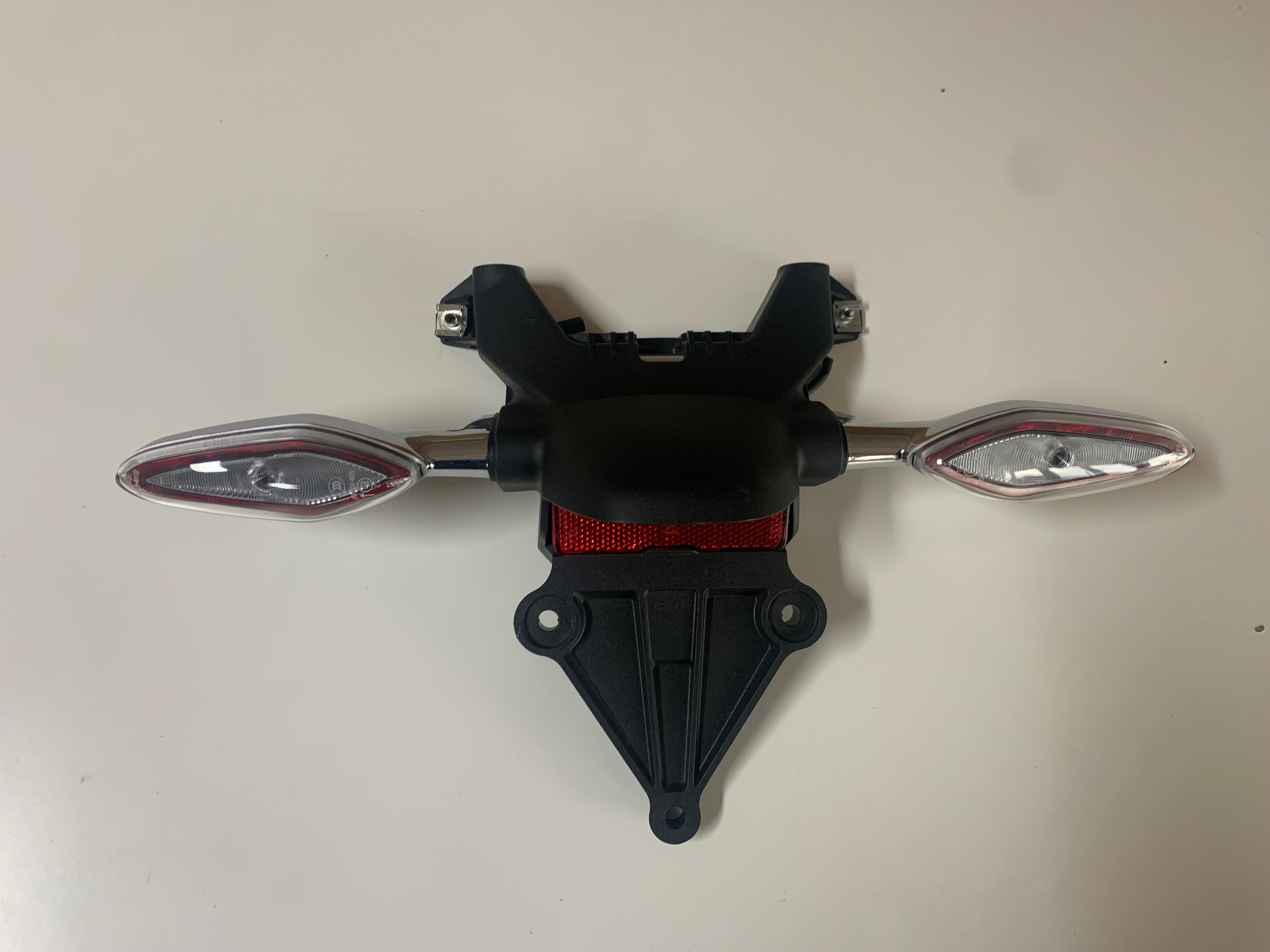 SUPORTE MATRICULA BMW R18